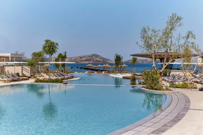 W Costa Navarino ......