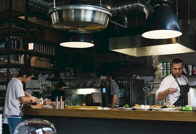 Leveraging 'HI' and 'AI' for Hotel F&B Trends