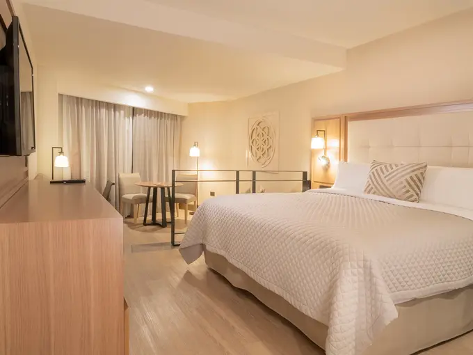 MS Milenium Monterrey, Curio Collection by Hilton ......