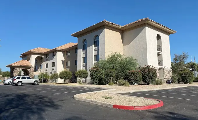 Aligned Hospitality Management Expands Presence in Arizona and Continues Rapid Portfolio Growth with the Addition of Key Properties