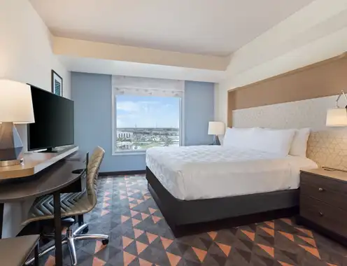 Holiday Inn & Suites Across From Universal Orlando, an IHG Hotel