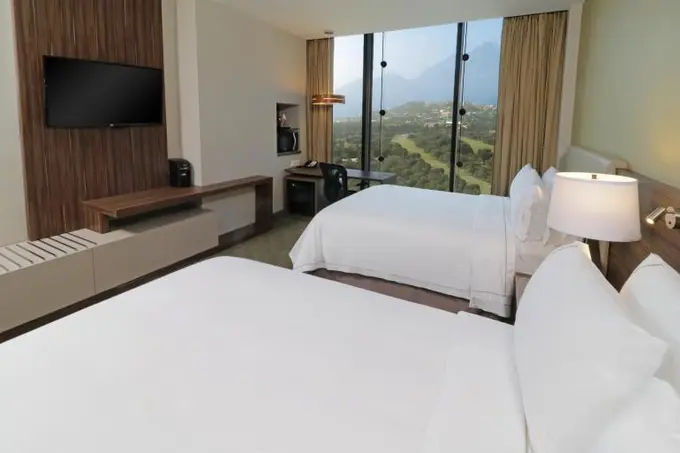 Holiday Inn Express ......