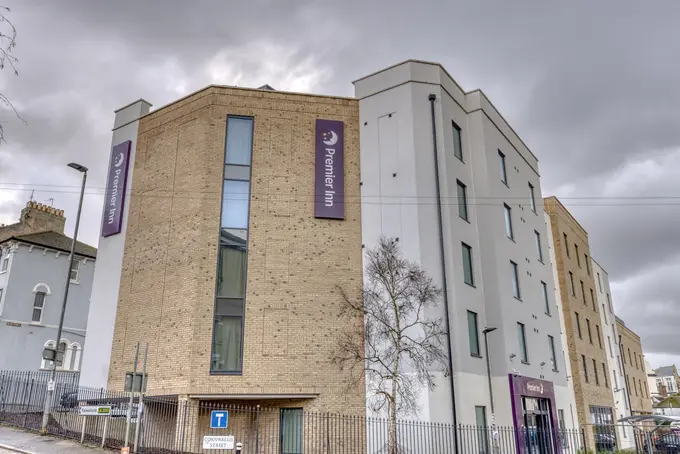 Premier Inn Hastings Town Centre ......