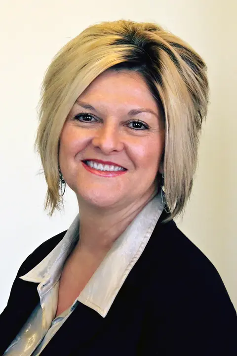 Julie Davis-Petit