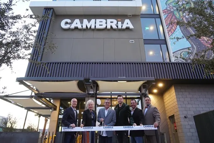 Cambria Hotel Downtown Phoenix Convention Center ......