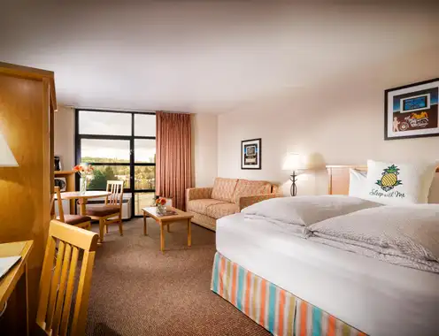 University Inn Acquired by A Fund Affiliated with Onelin Capital Corporation and Its Partners, Staypineapple Hotels Inc. to Manage Property under Management and Licensing Agreement