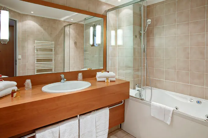 Hotel Bathrooms: Design Challenges to Overcome