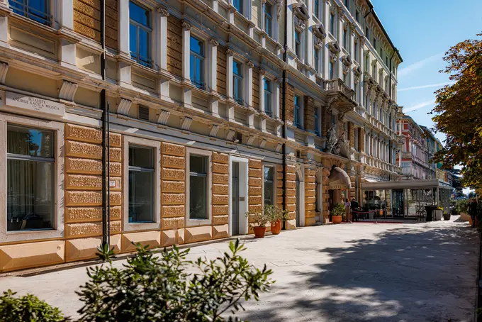 Hotel Continental ......