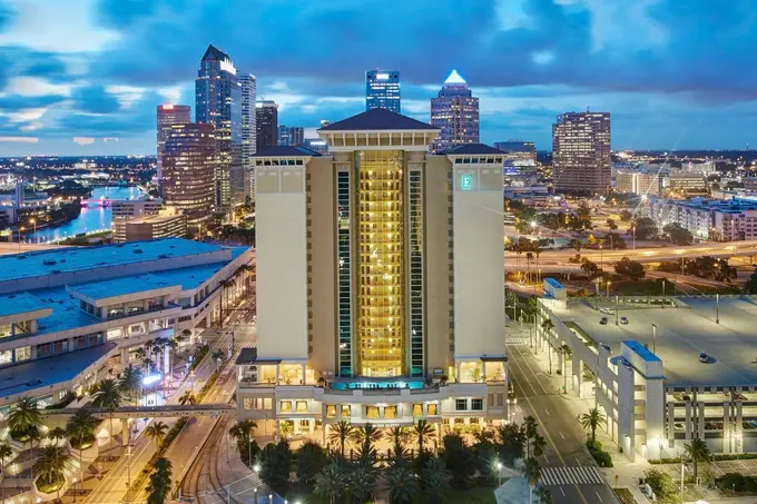 Embassy Suites by Hilton Tampa Downtown Convention Center ......