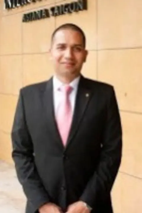 Derek Gomez