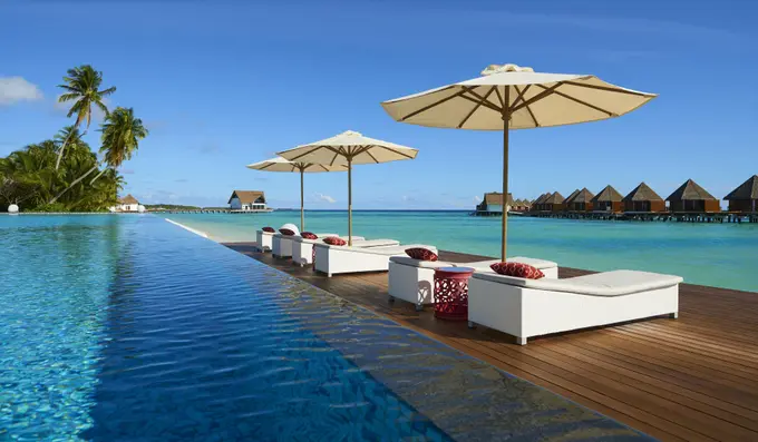 Mercure Maldives Kooddoo Resort ......