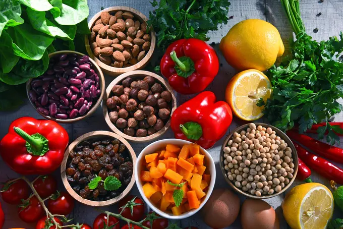 How food entrepreneurs use networks to create innovative business models