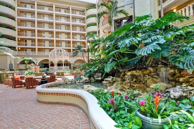 Embassy Suites by Hilton Orlando North ......