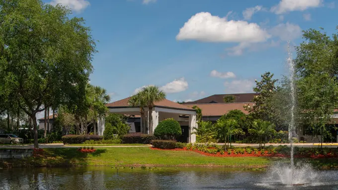 Courtyard by Marriott Orlando Lake Buena Vista at Vista Centre ......