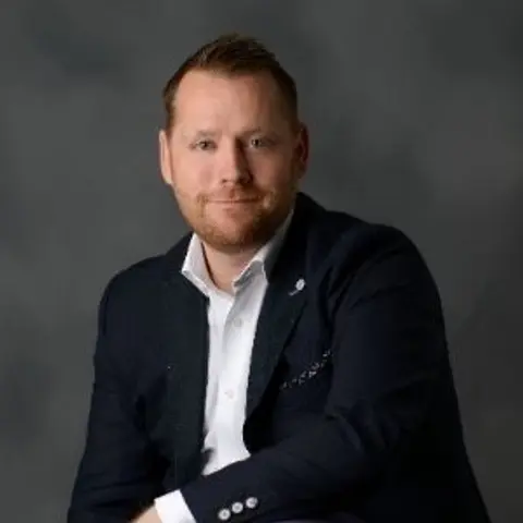 Stuart Dale
