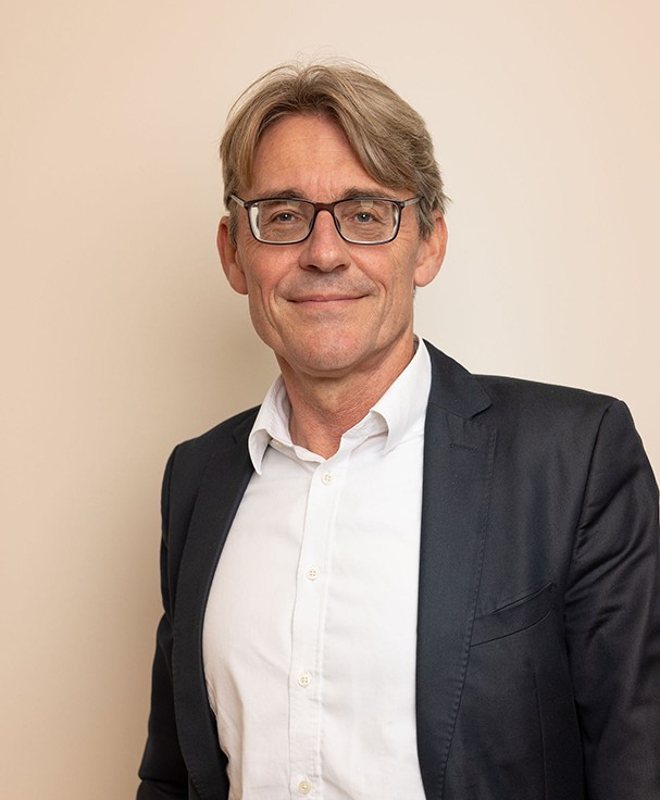 Dr. Andreas Krobath
