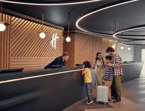 New Holiday Inn® by IHG Study Reveals: Children Want Simpler Holidays Than Parents Think