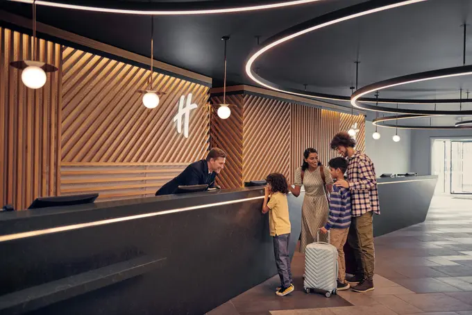 New Holiday Inn® by IHG Study Reveals: Children Want Simpler Holidays Than Parents Think