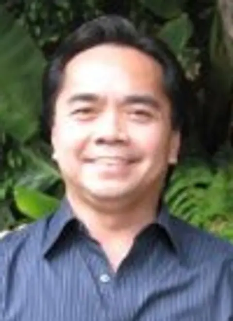 Dennis Hofilena