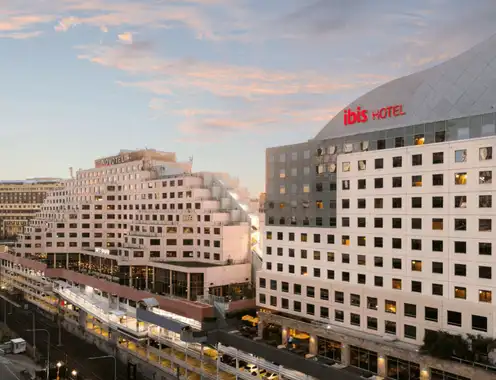 Mulpha Acquires Interest In Landmark Darling Harbour Hotels