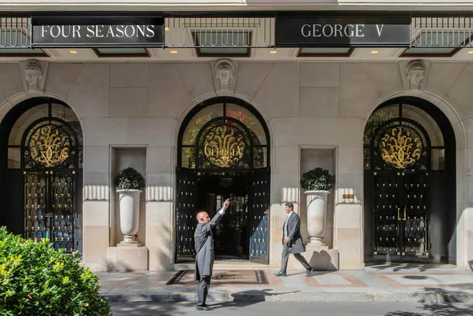 Four Seasons Hotel George V, Paris ......