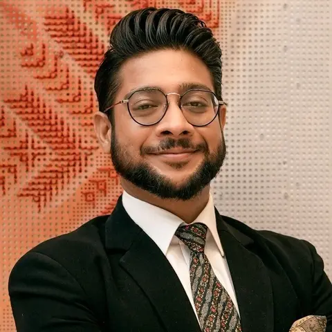 Dipak Jhunjhunwala   Director Food & Beverage