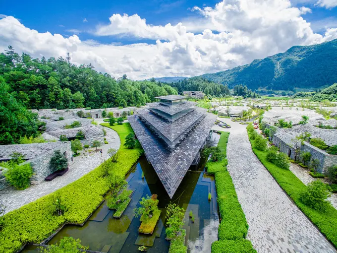 The Lost Stone Villas & Spa ......