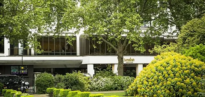 Jumeirah Carlton Tower ......