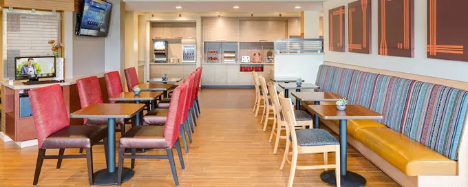 TownePlace Suites by Marriott Grand Rapids Airport ......
