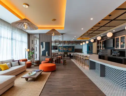 Hyatt Place Merida / Via Montejo