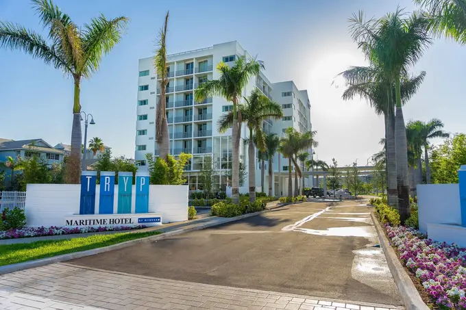 TRYP by Wyndham Maritime Fort Lauderdale ......