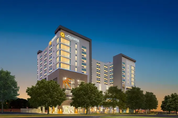 La Quinta Inn & Suites by Wyndham Nashville Downtown/Stadium ......