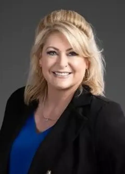 Suzanne Saunders