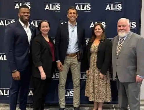 ISHC Honors Ben Weprin with the Pioneer Award at ALIS