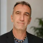 Enrique L. González