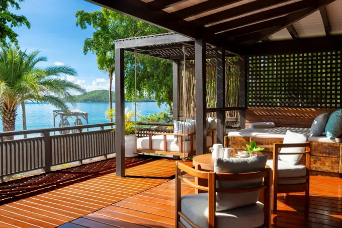 Hermitage Bay ......