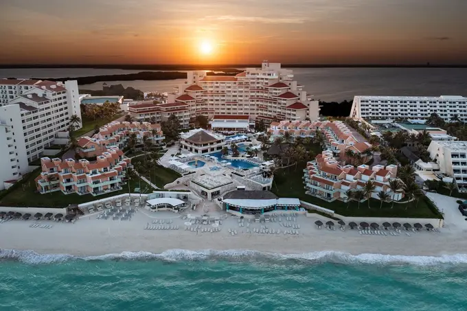 Pictured: Wyndham Grand Cancun All Inclusive Resort & Villas—one of the standout properties contributing to Wyndham surpassing 100 hotels across Mexico.