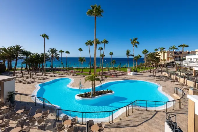 Hotel Riu Palace Calypso ......