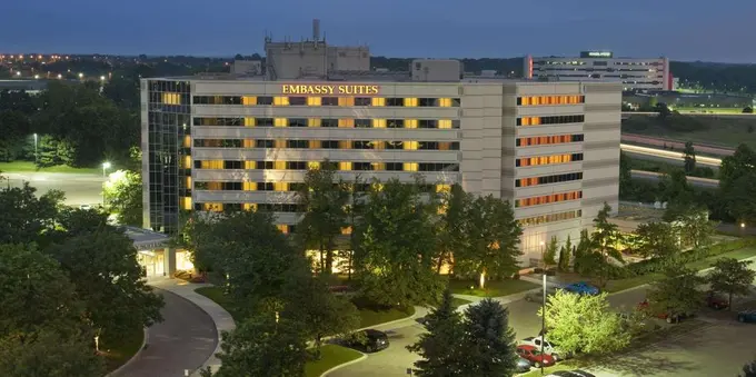 Embassy Suites by Hilton Detroit Troy Auburn Hills ......