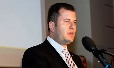 Adrian Adam