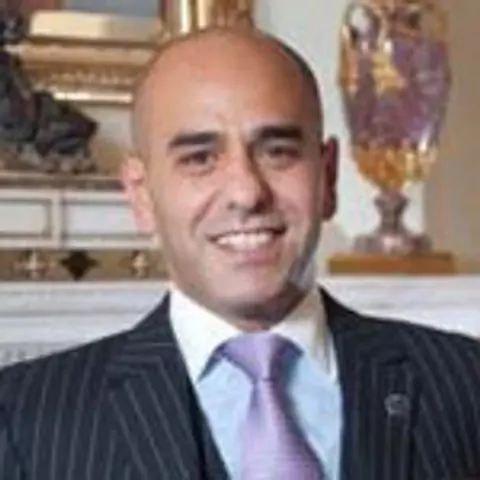 Sal Gowili