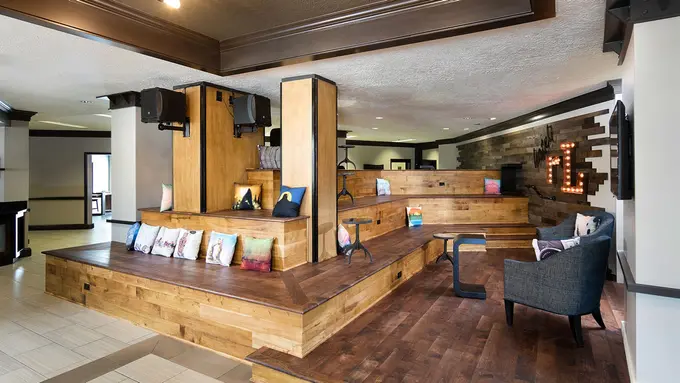 Hotel RL Salinas ......