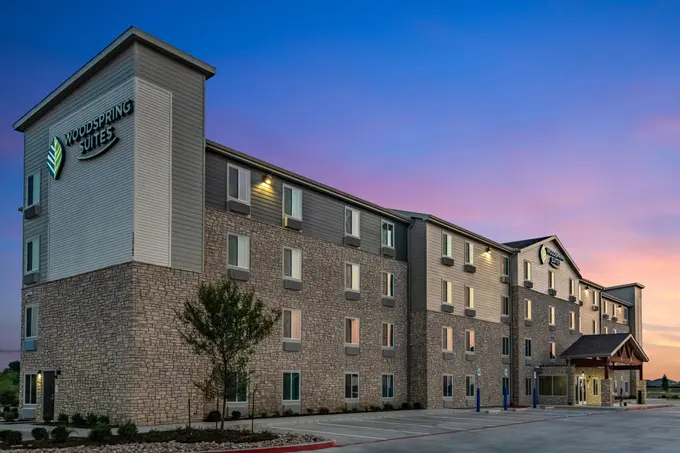 Noble Investment Group Acquires Sixteen WoodSpring Suites Hotels