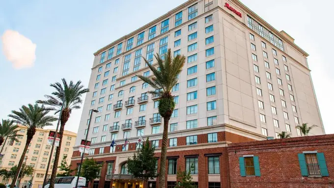 New Orleans Marriott Warehouse Arts District ......