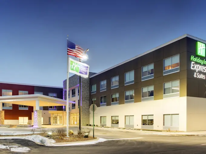 Holiday Inn Express & Suites Lockport ......