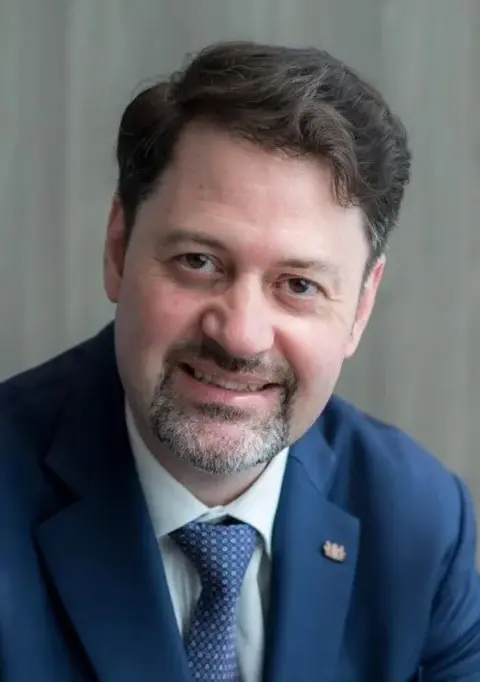 Philipp Sebastian Frickhinger