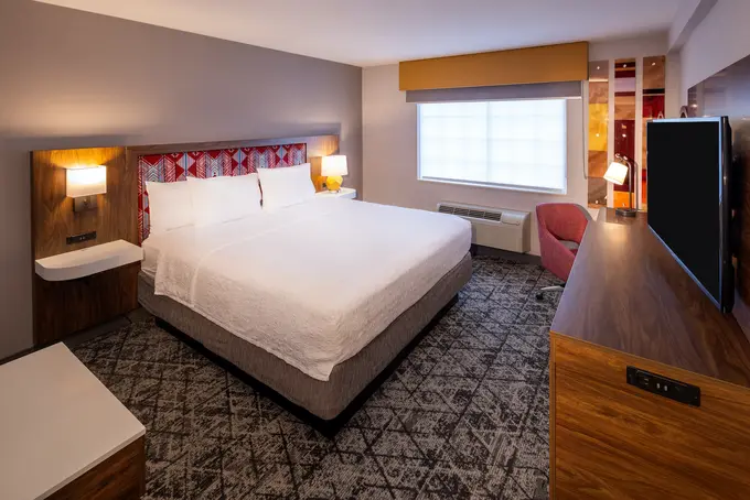 Hampton Inn by Hilton Pullman ......