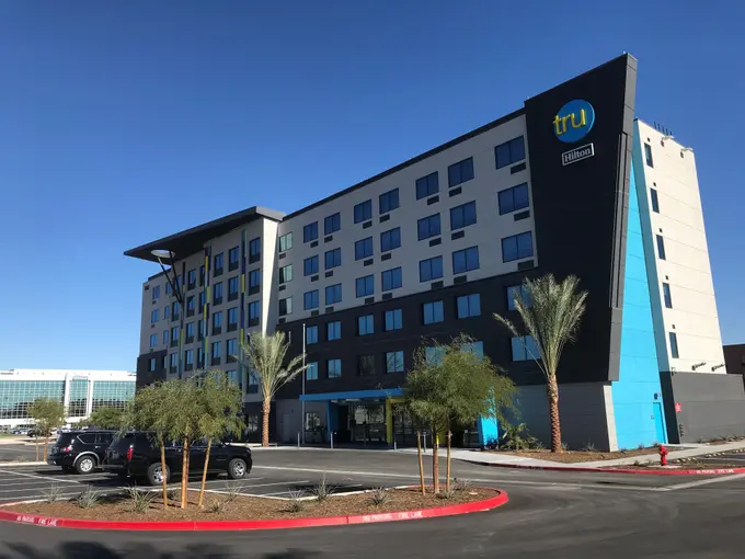 Tru by Hilton Las Vegas Airport ......