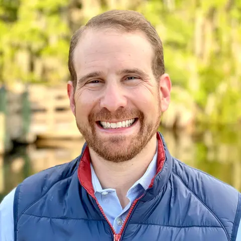 Noah Brodsky Headshot 2022