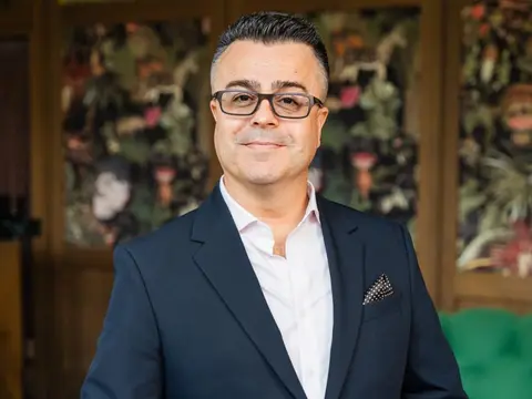 Ugur Lee Kanbur